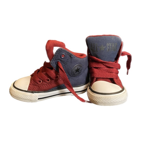 Toddler Converse Chuck Taylor All Star — Size 5 - Picture 5 of 6